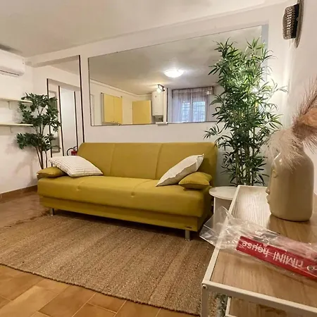 House Apartment *